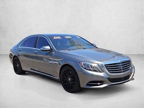Used 2017 Mercedes-Benz S 550 Sedan image 3