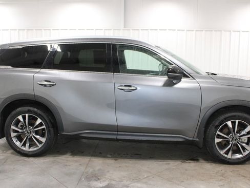 Used 2023 INFINITI QX60 Luxe w/ Cargo Package FWD image 11