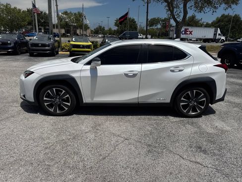 Used 2020 Lexus UX 250h w/ Premium Package AWD/4WD image 18