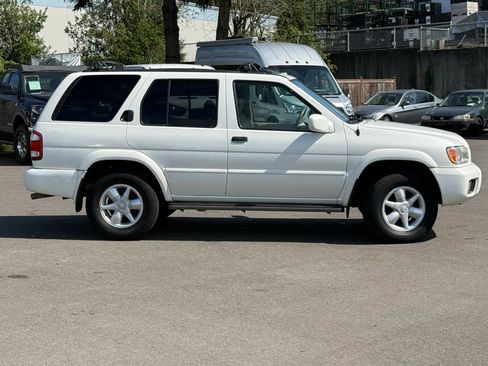 Used 2001 Nissan Pathfinder LE AWD/4WD image 8