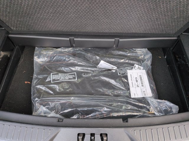 Certified 2023 Ford Explorer Platinum w/ Technology Package AWD/4WD image 24