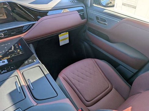 New 2026 INFINITI QX80 Autograph w/ Premium Cargo Package image 17