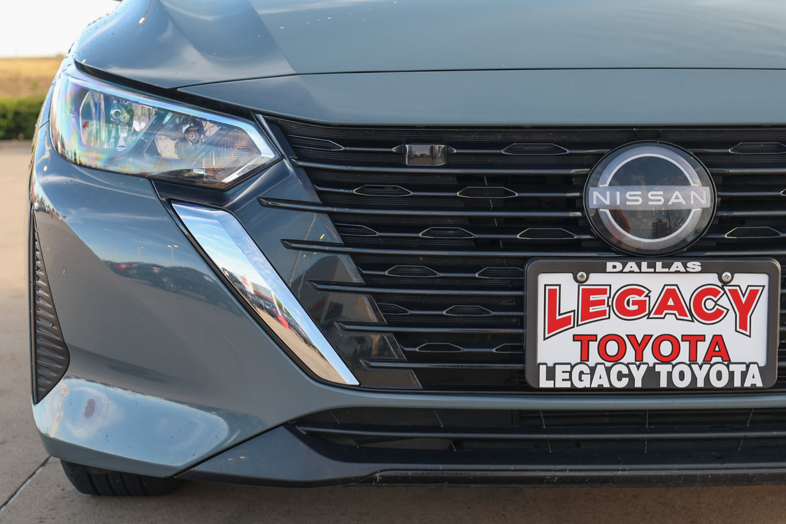 Used 2024 Nissan Sentra SV FWD image 9