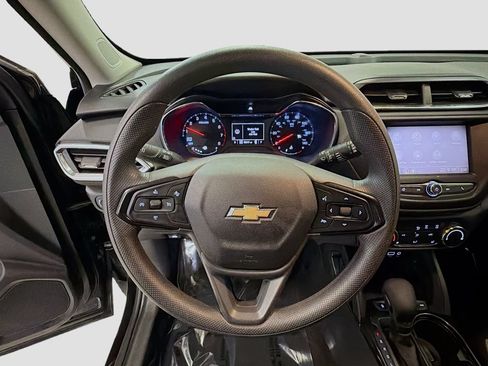 Used 2022 Chevrolet TrailBlazer LT w/ Driver Confidence Package AWD/4WD image 9