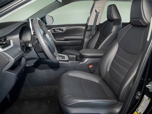 Used 2024 Toyota RAV4 XLE Premium image 16