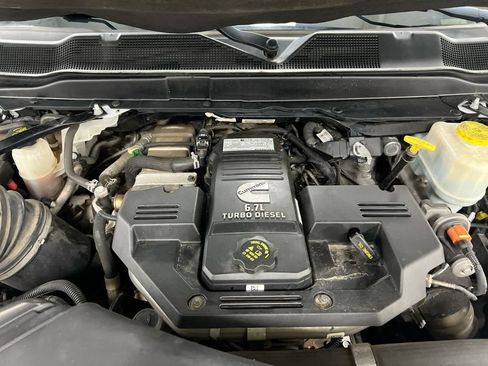 Used 2021 RAM 5500 Tradesman w/ Chrome Appearance Group AWD/4WD image 17