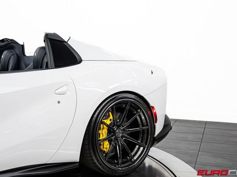 Used 2021 Ferrari 812 GTS image 17