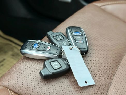 Used 2018 Subaru Outback 3.6R Touring w/ Popular Package #3 image 55