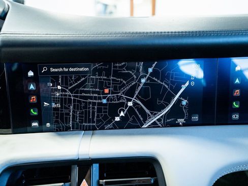 Used 2021 Porsche Taycan 4S image 45