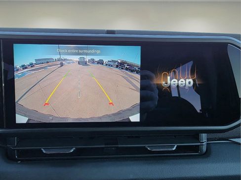 Used 2025 Jeep Wrangler Unlimited Rubicon 4xe w/ Convenience Group image 4