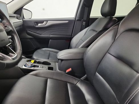 Certified 2025 Ford Escape Platinum AWD/4WD image 19