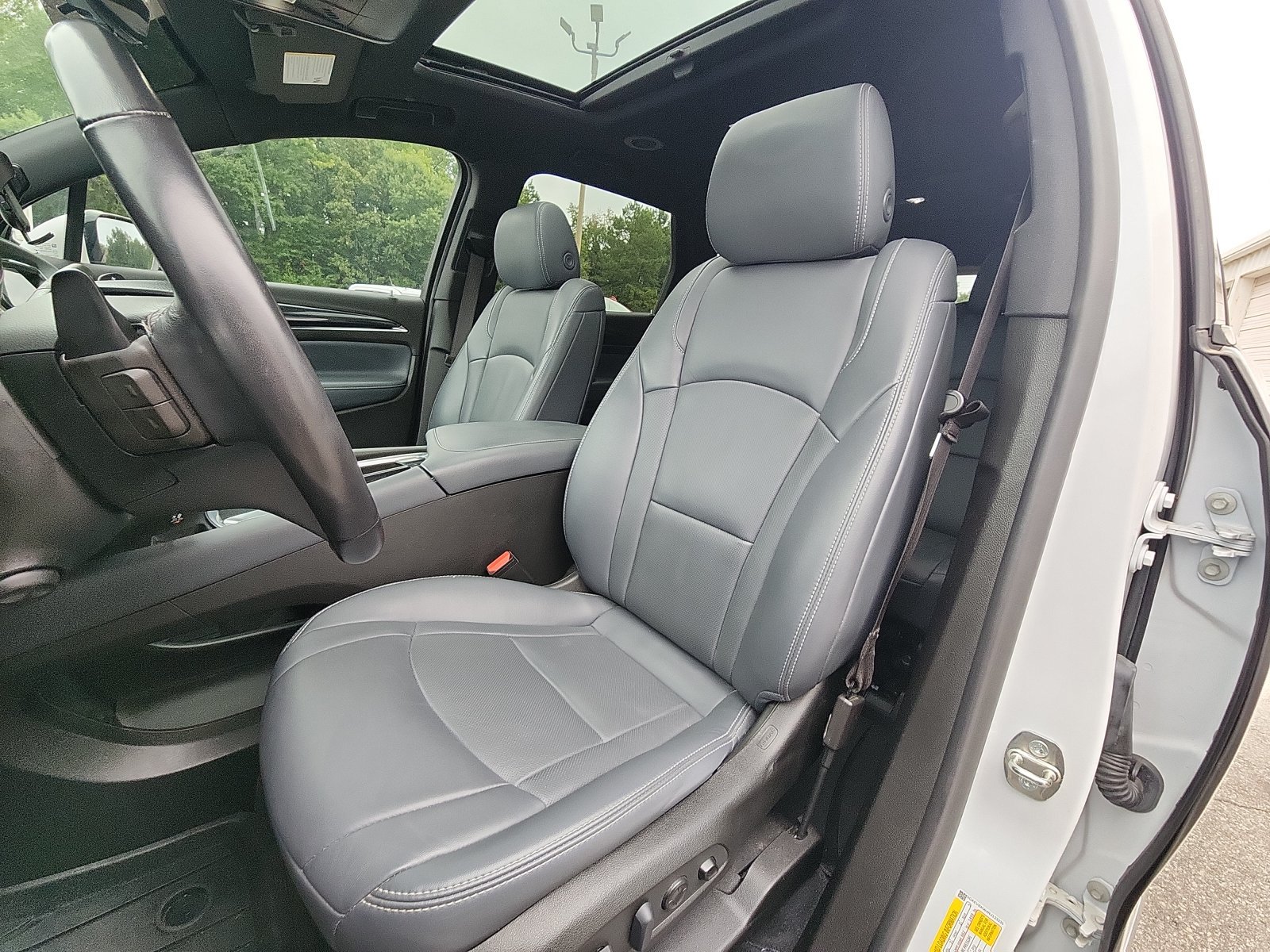 Used 2022 Buick Enclave Premium w/ Experience Buick Package AWD/4WD image 19