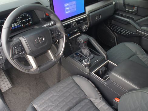 Used 2026 Toyota 4Runner TRD Off-Road Premium AWD/4WD image 2
