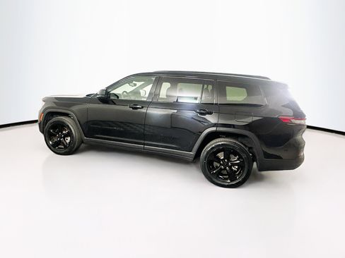 Used 2022 Jeep Grand Cherokee L Laredo image 4