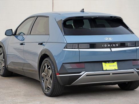 Used 2024 Hyundai Ioniq 5 SE RWD image 44