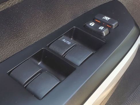 Used 2014 Toyota Tundra SR image 8