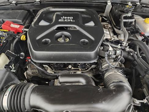 Used 2021 Jeep Wrangler Unlimited Sahara w/ Uconnect 4C Nav & Sound Group image 38