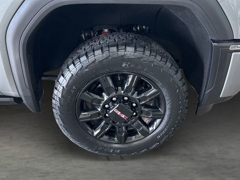 Used 2024 GMC Sierra 2500 AT4 w/ AT4 Premium Plus Package AWD/4WD image 22