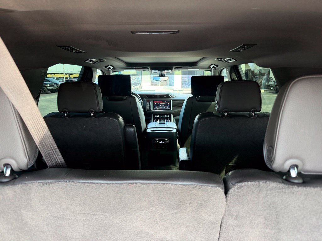 Used 2021 GMC Yukon XL Denali w/ Denali Premium Package AWD/4WD image 18