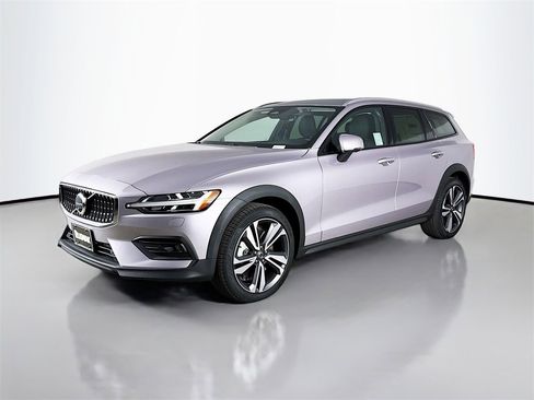 New 2026 Volvo V60 B5 Cross Country Plus w/ Climate Package image 3