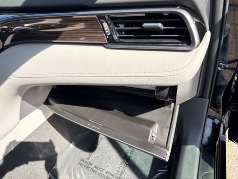 Used 2020 Toyota Camry LE w/ Fleet Convenience Package image 30