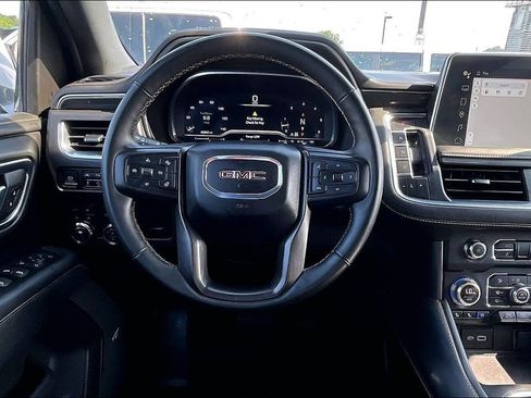 Used 2024 GMC Yukon AT4 AWD/4WD image 10