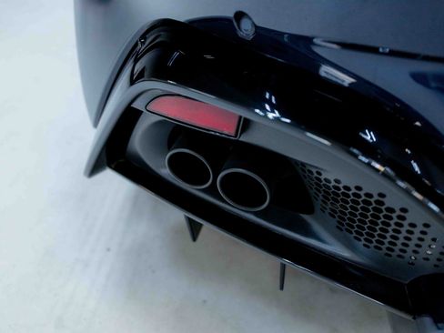 Used 2020 Aston Martin V8 Vantage Coupe image 23