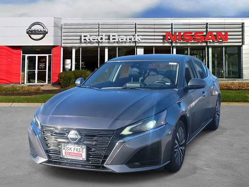 Used 2023 Nissan Altima 2.5 SV FWD image 4