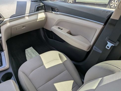 Used 2020 Hyundai Elantra Value Edition w/ Cargo Package (C1) FWD image 16