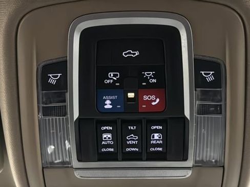 Used 2019 RAM 2500 Laramie AWD/4WD image 32