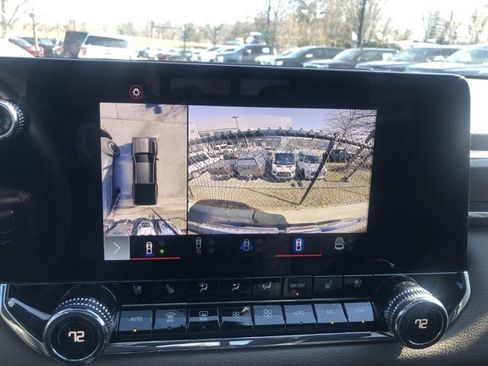 Used 2023 GMC Canyon Denali image 13