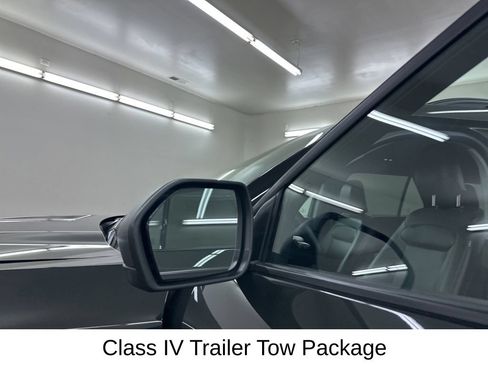 Used 2024 Ford Explorer XLT w/ Equipment Group 202A AWD/4WD image 18