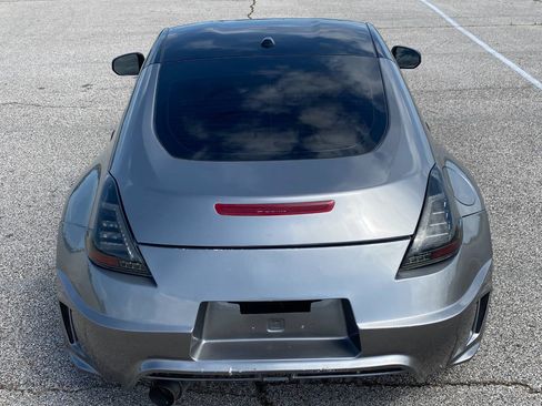 Used 2009 Nissan 370Z Touring RWD image 5