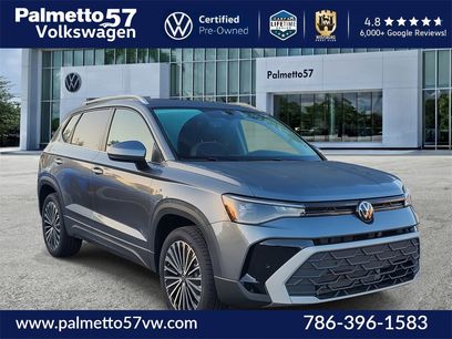 Certified 2025 Volkswagen Taos SE w/ Panoramic Sunroof Package