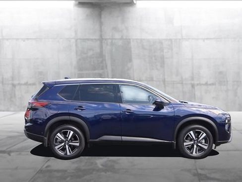 Certified 2025 Nissan Rogue SL w/ Tech Package AWD/4WD image 5