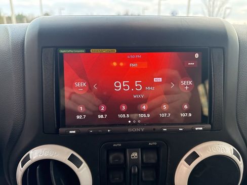 Used 2013 Jeep Wrangler Unlimited Sahara w/ Connectivity Group image 22