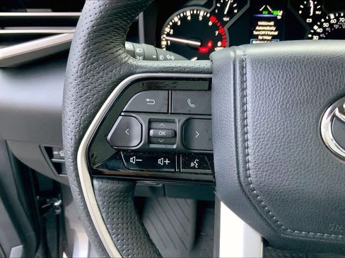 Used 2022 Toyota Tundra SR5 w/ SR5 Premium Package image 23