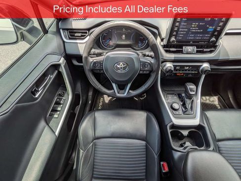 Certified 2020 Toyota RAV4 XSE w/ XSE Grade Weather Package AWD/4WD image 17