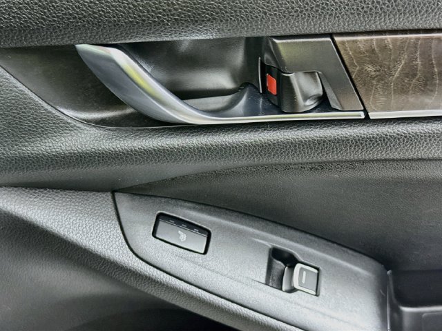 Used 2021 Honda Accord Touring image 28