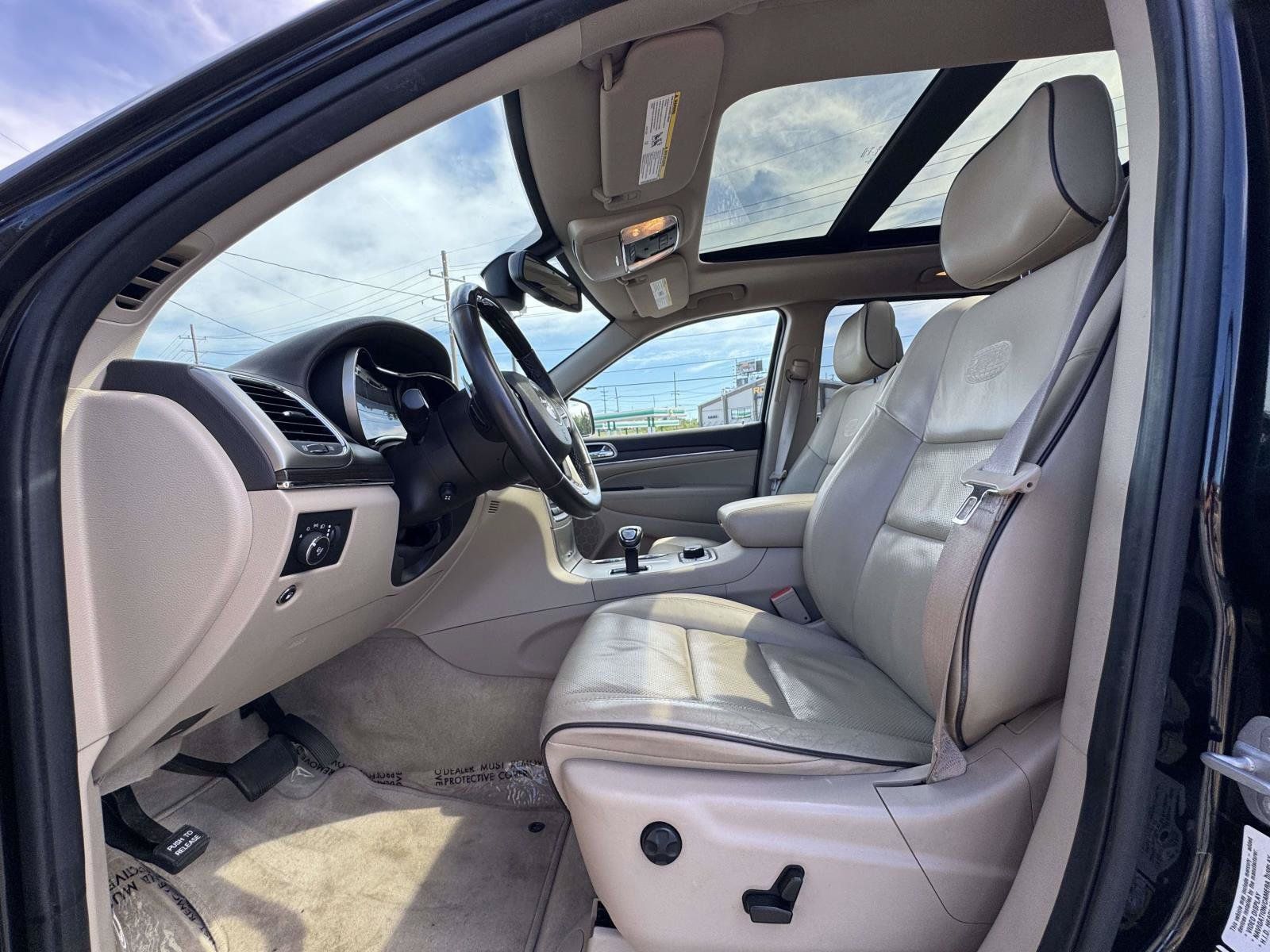 Used 2015 Jeep Grand Cherokee Overland AWD/4WD image 23