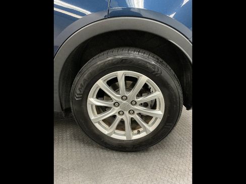 Used 2019 Cadillac XT4 Luxury w/ Cold Weather Package FWD image 35