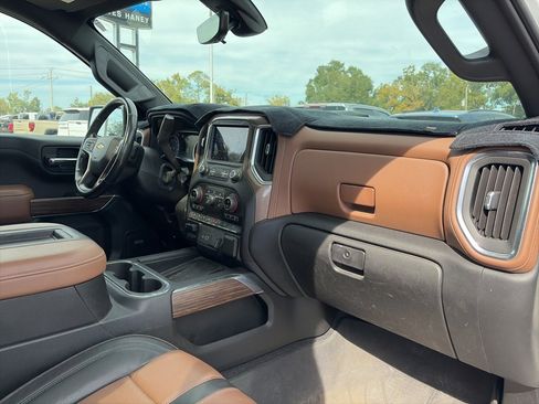 Used 2020 Chevrolet Silverado 1500 High Country w/ Technology Package image 10