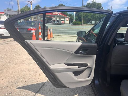 Used 2015 Honda Accord EX-L image 11