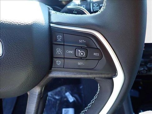 New 2025 Jeep Grand Cherokee L Limited w/ Luxury Tech Group II image 21