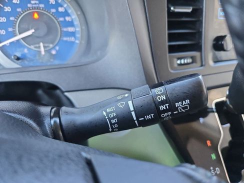 Used 2017 Toyota Sienna XLE image 27