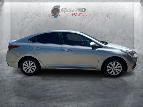 Used 2022 Hyundai Accent SE FWD image 7