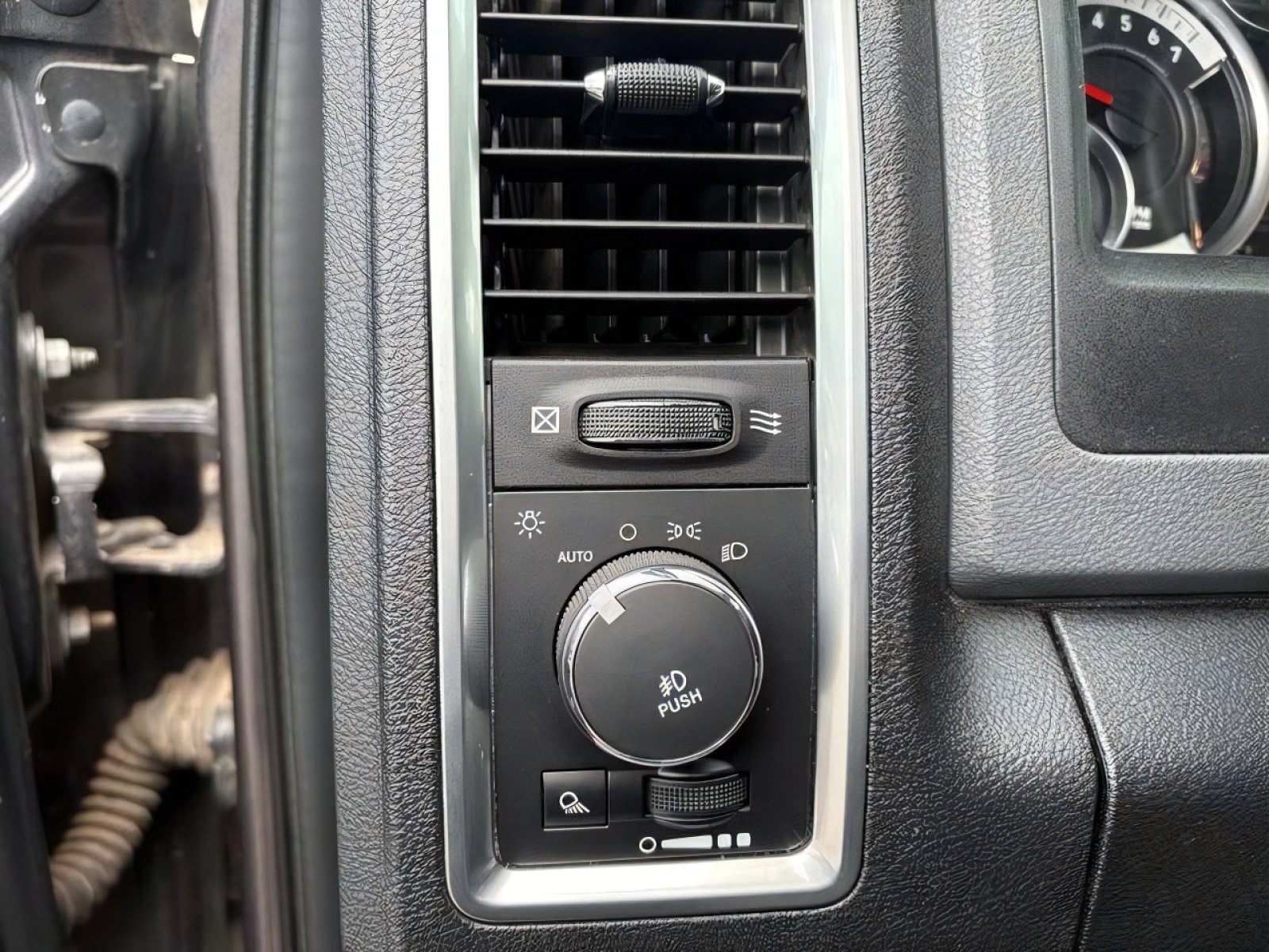 Used 2016 RAM 1500 Big Horn AWD/4WD image 18