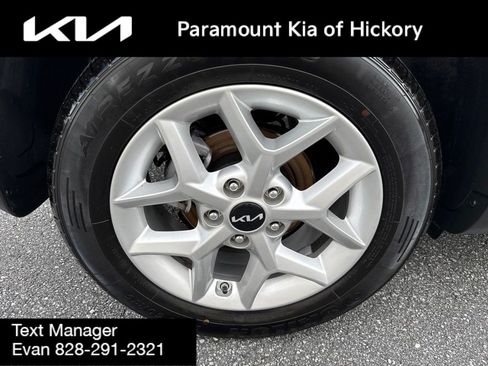 Used 2023 Kia Soul LX w/ Option Group 015 FWD image 9