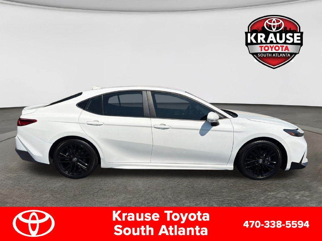 Used 2025 Toyota Camry SE w/ Convenience Package FWD image 9