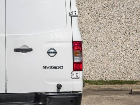 Used 2020 Nissan NV 2500 SV image 42